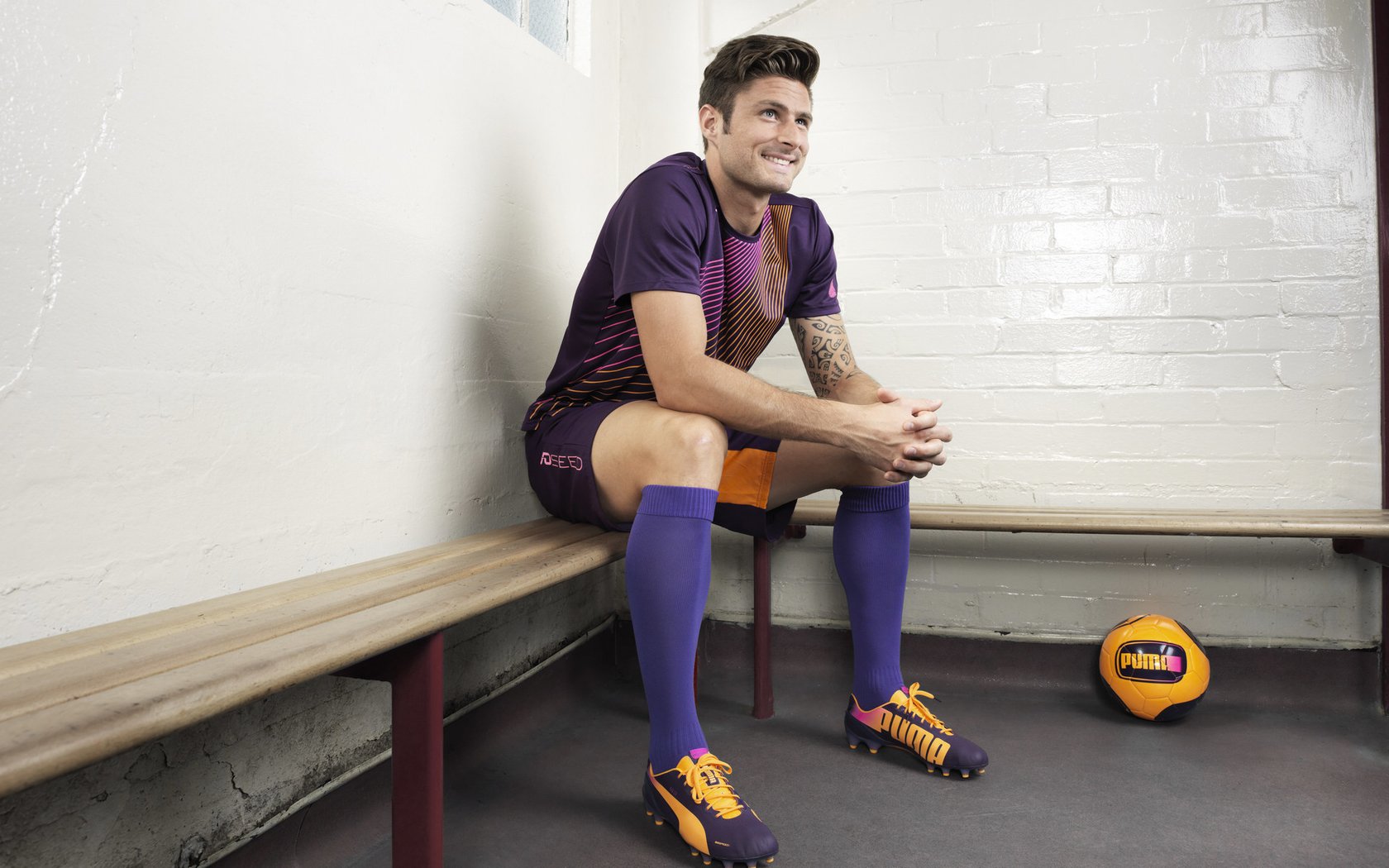 精彩的足球比赛，看谁能一路领先获胜！，精彩的足球比赛怎么写作文